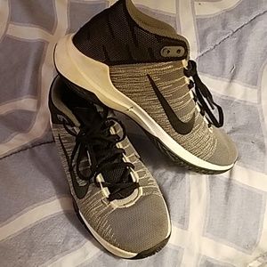 Nike Zoom Ascention size 5.5Y